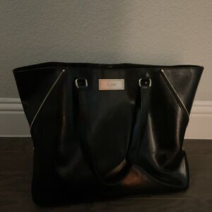 Dkny Black Leather Tote with Structured Design